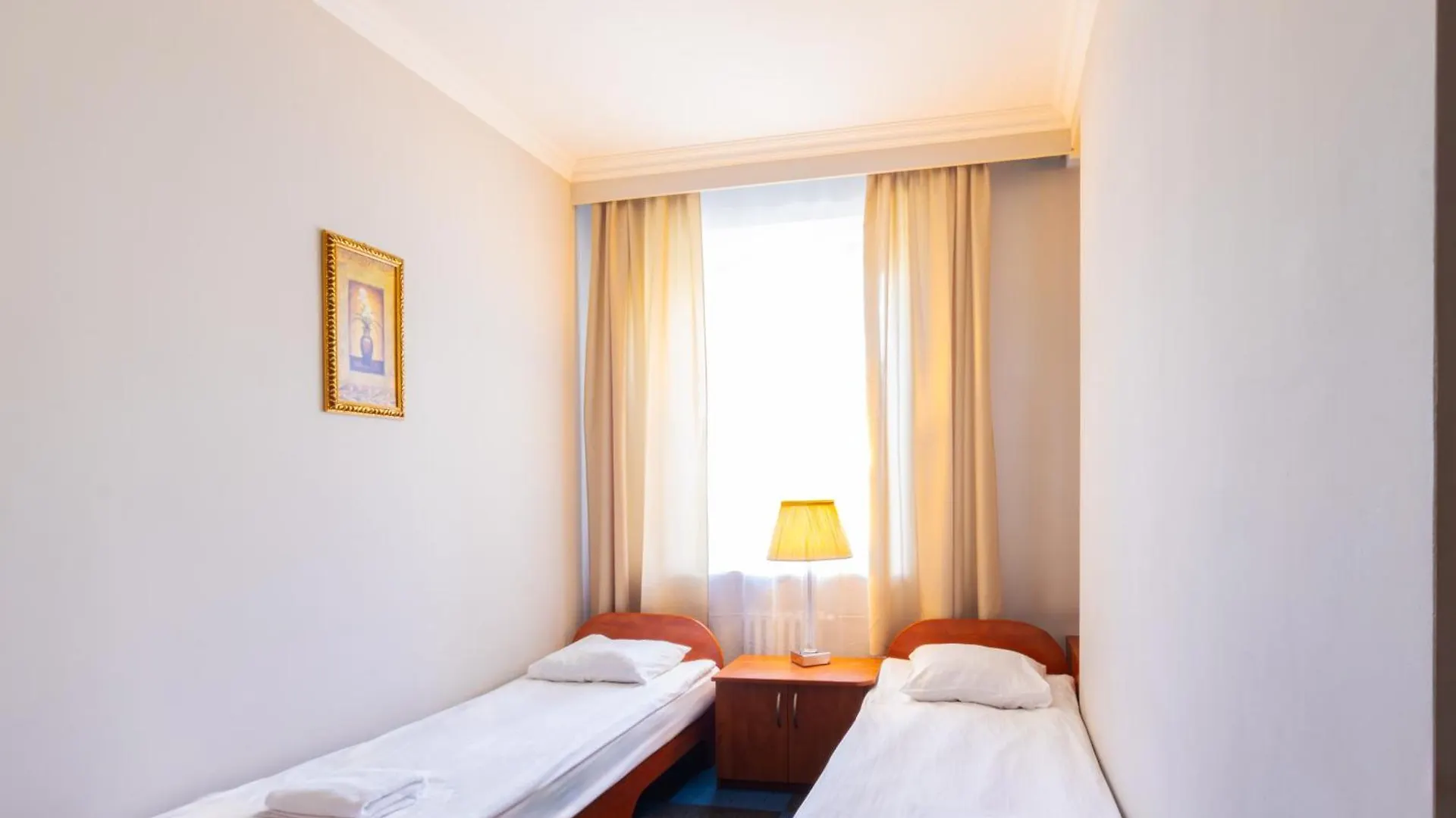 Noclegi Stadion Bed & Breakfast Варшава