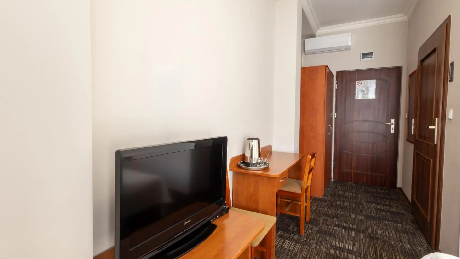 Noclegi Stadion Bed & Breakfast Warsaw Aparthotel