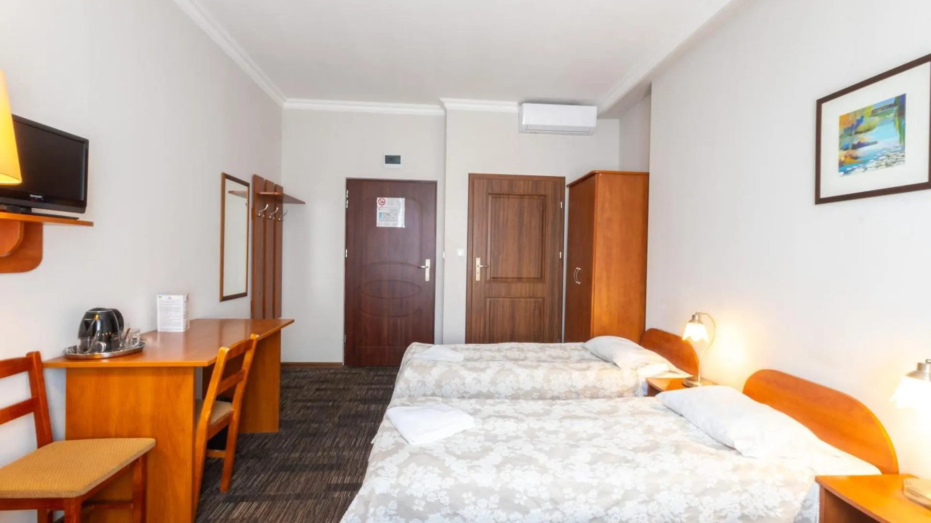 Noclegi Stadion Bed & Breakfast Warsaw Aparthotel