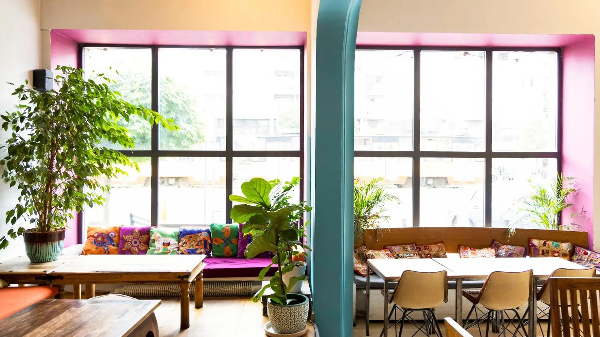 Noclegi Stadion Bed & Breakfast Warsaw Poland