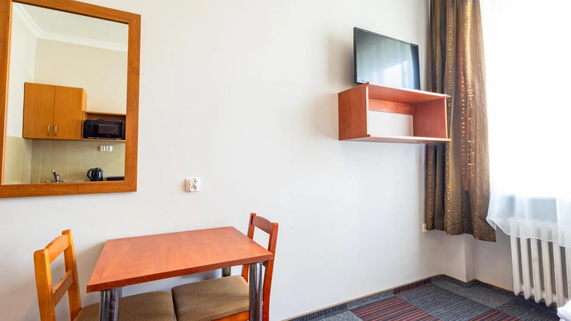 Noclegi Stadion Bed & Breakfast Warsaw Poland