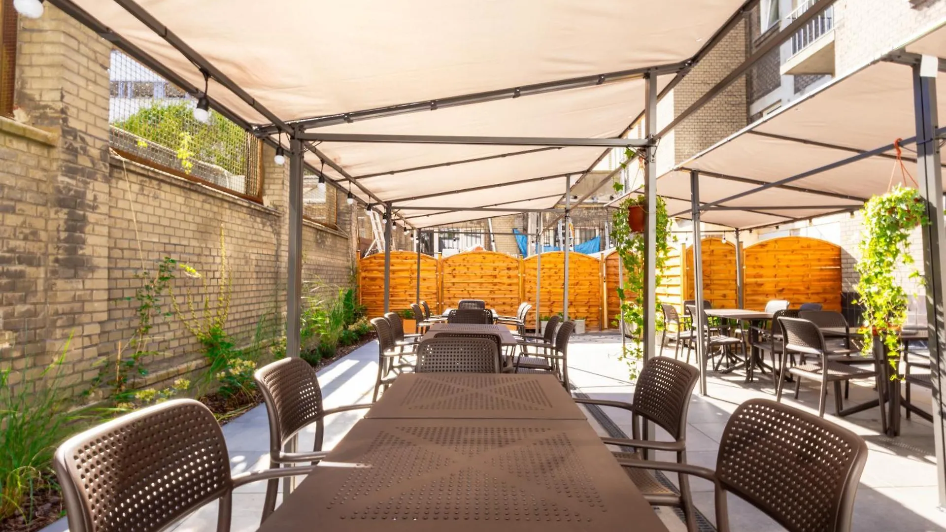 Aparthotel Noclegi Stadion Bed & Breakfast Warsaw