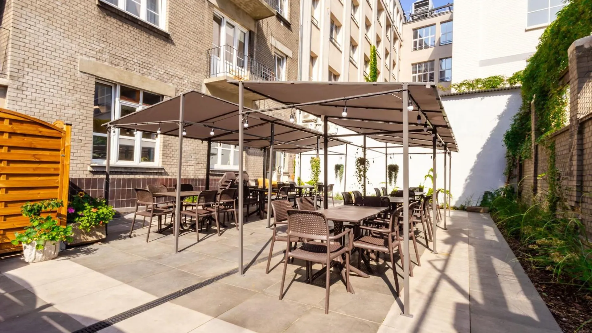 Noclegi Stadion Bed & Breakfast Warsaw Poland