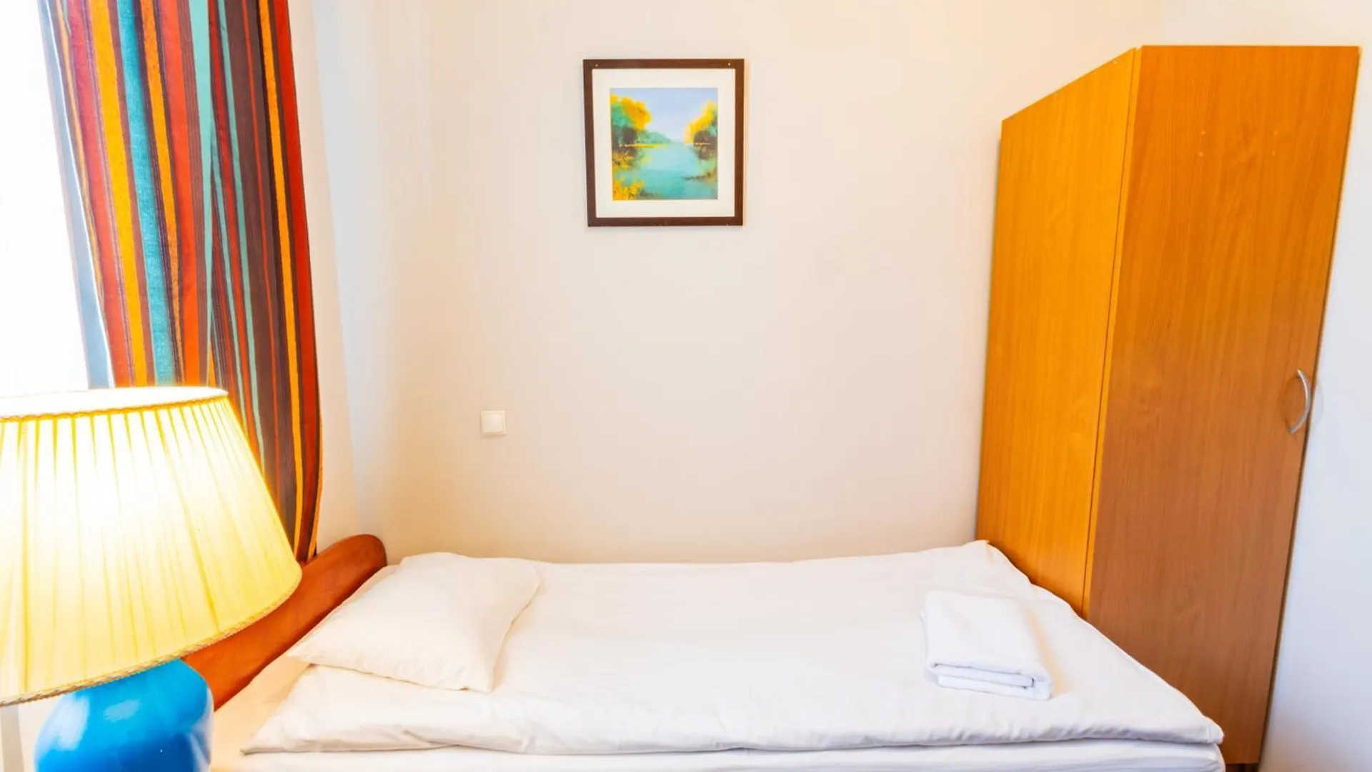 Noclegi Stadion Bed & Breakfast Warsaw Aparthotel