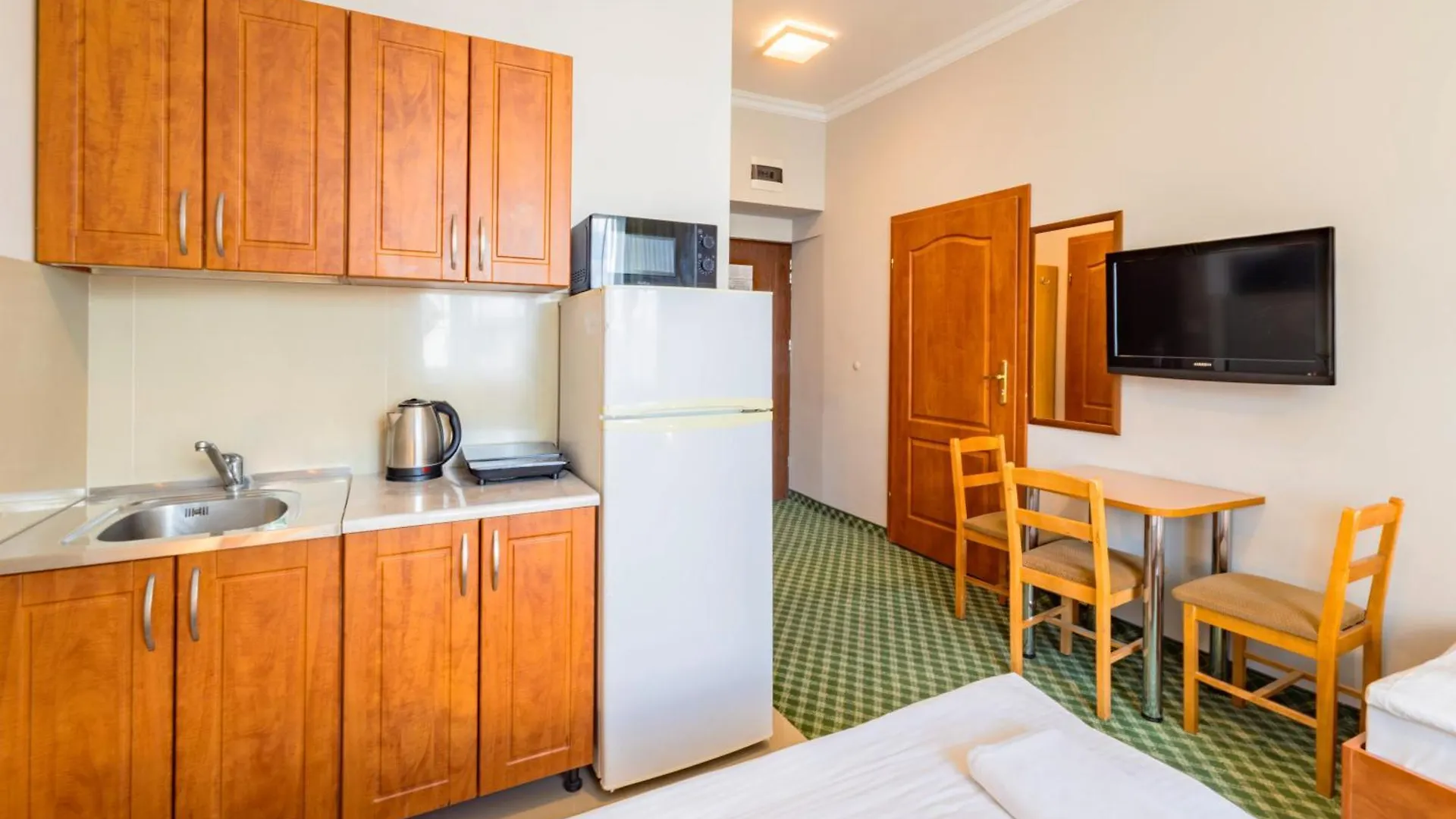 Noclegi Stadion Bed & Breakfast Warsaw 0*,  Poland