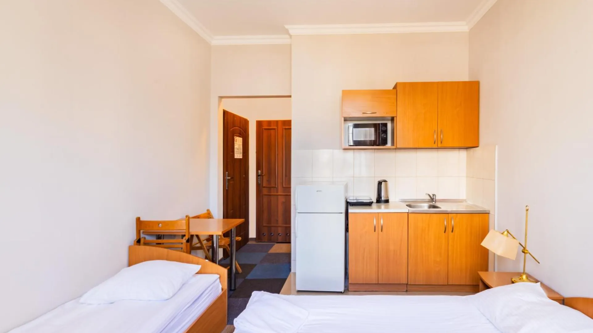 Noclegi Stadion Bed & Breakfast Warsaw Poland