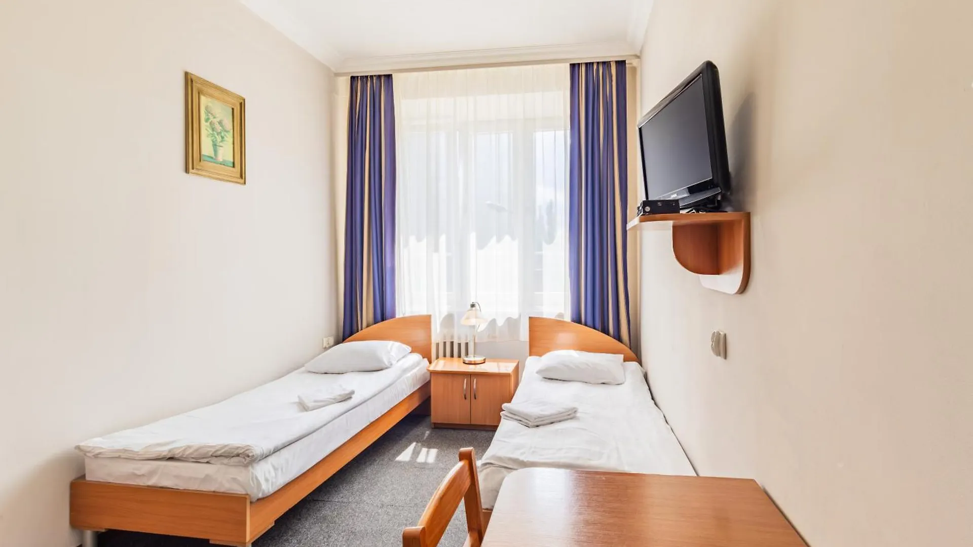 Noclegi Stadion Bed & Breakfast Warsaw Poland