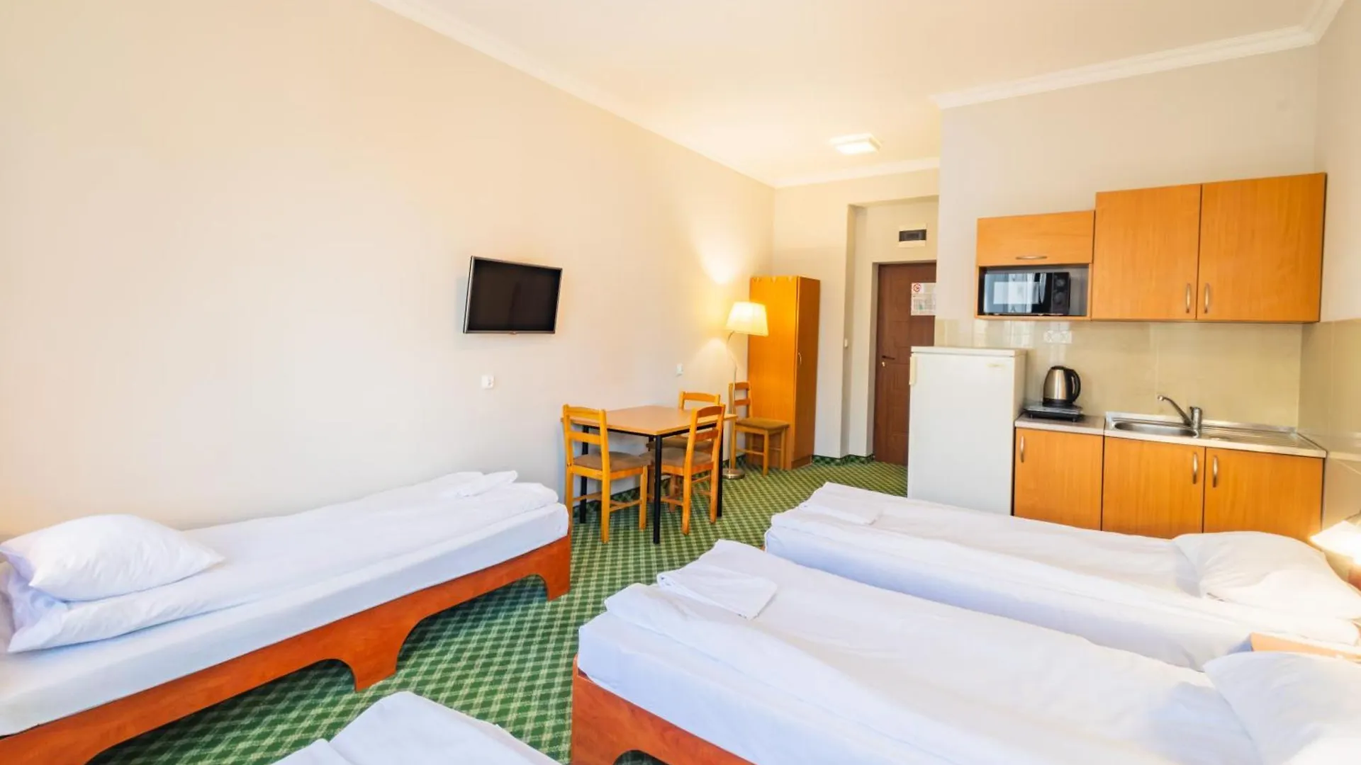 Aparthotel Noclegi Stadion Bed & Breakfast Warsaw